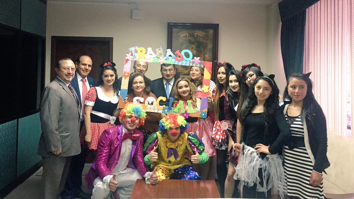 UTecnicaAmbato's tweet photo. Un saludo especial a todos los #Trabajadores #Sociales .@UTecnicaAmbato #Ambato #DíaDelTrabajoSocial https://t.co/XshcAt4aUA