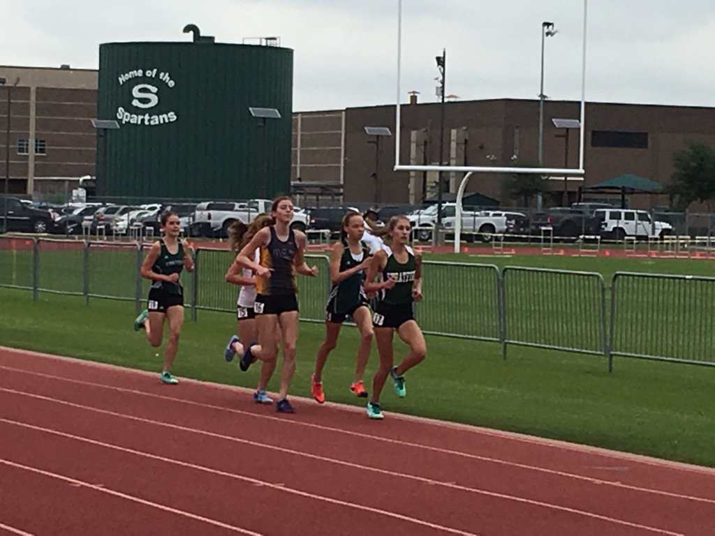sbisdathletics's tweet photo. The 15-6A Var. District Track Meet @ Stratford HS w/ Field events/3200m run this morning! Good luck, SBISD athletes! https://t.co/jw91rXxWGa