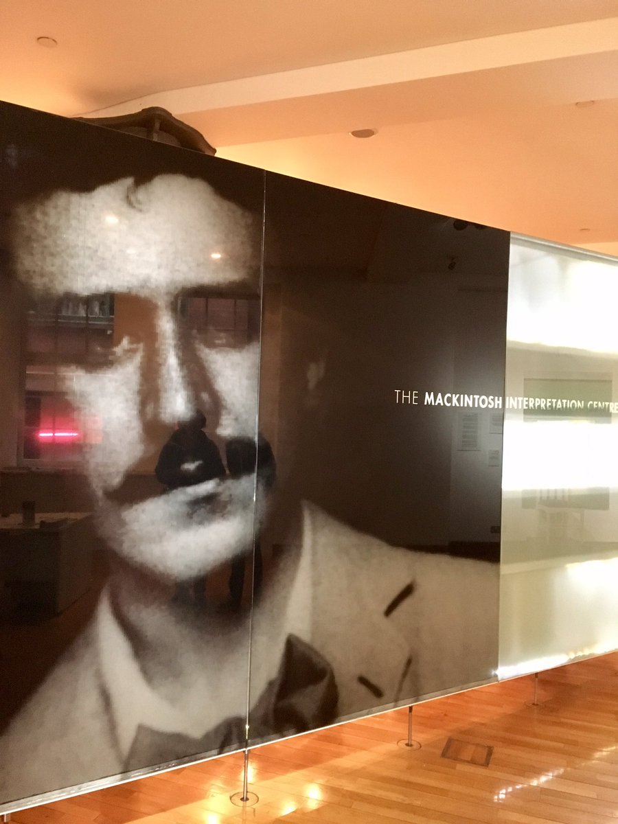 Jaamate's tweet photo. @jocohenlebon @SergeLeVrai Avant de passer à la TV Serge était Architecte reconnu à Glasgow. Il a même son musée. #TrueFacts https://t.co/5es91UCyTN