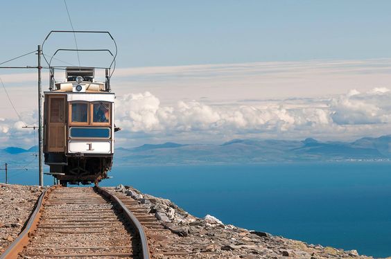 simon_costain's tweet photo. Come abroad to the Isle of Man - the best #Brexit holiday destination in the British Isles 🌞🚋🚂⛴️🏰🇬🇧 https://t.co/lBta8Jzj1v #HolidayIOM https://t.co/fXMCcIdaGB