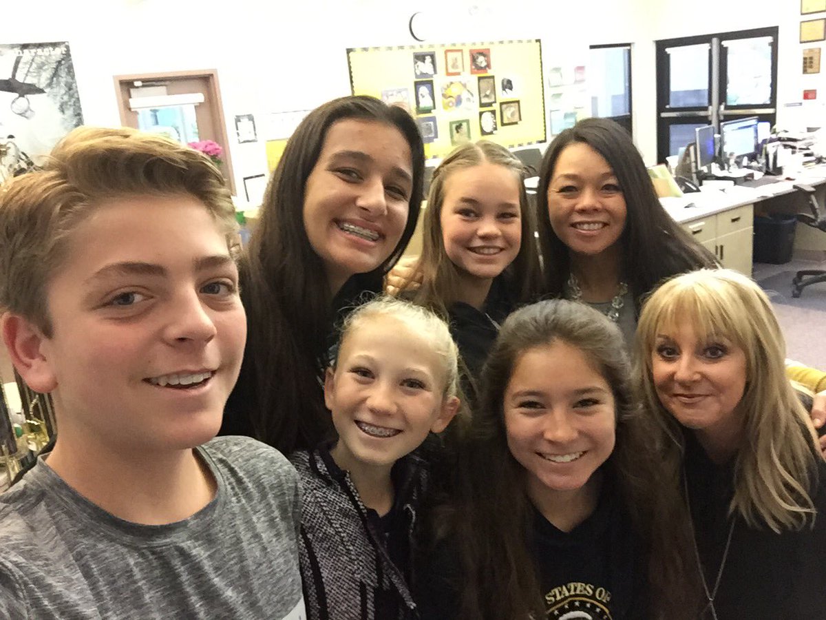 Margaret4040's tweet photo. #teamums@goteamums@USD_Sup#usdlearns
Will really miss these awesome leadership students when they graduate. Great futures ahead for them https://t.co/2zY1H0ImR3