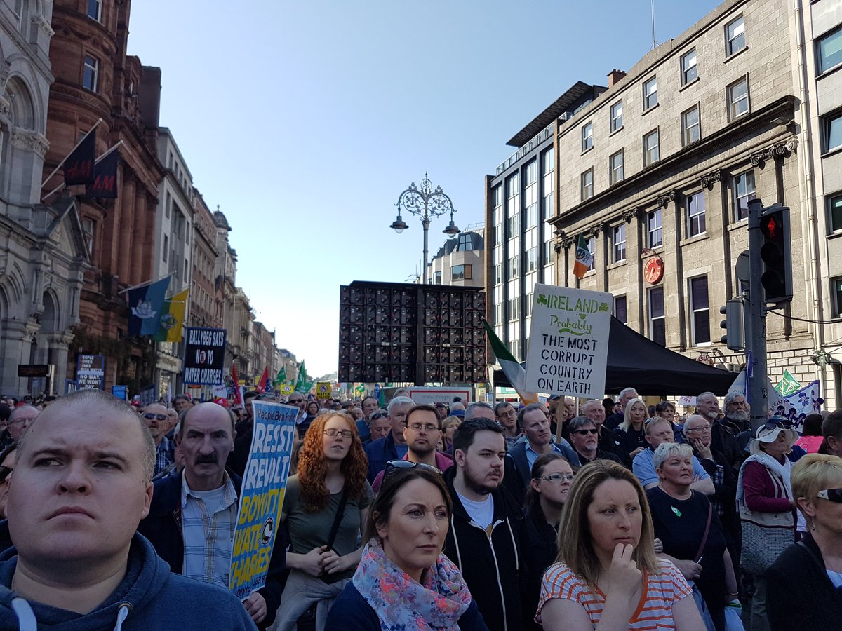 caulmick's tweet photo. Fools if you think it's over @fiannafailparty - you have betrayed the wrong people. #not1pipe #right2water #Irishwater #dail #fiannafailed https://t.co/CMXJEdB5nK