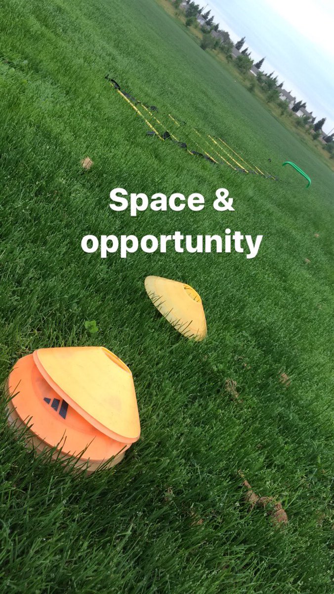 CoachDGraves7's tweet image. Somebody's getting better today... #springbreakgrind #tapin