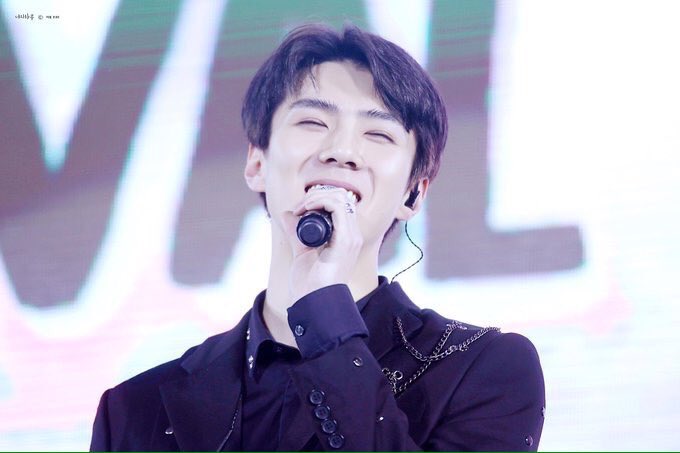 ohsebunx's tweet photo. 세후니 이렇게 항상 웃었으면 좋겠다 💓 평생 행복하자 ~ 알았지 ? ❤️

#HappySehunDay #세훈아생일축하해 https://t.co/wrBJrgUarz