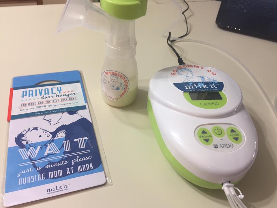 ArdoBreastPump's tweet image. Adding a little flair to the pumping routine with @milkitkit! #pumping #breastmilk #pumpingflair #breastmilkfeeding #workingmom