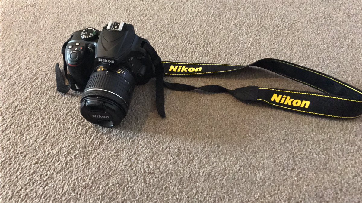 MerchbyMich's tweet image. Familiarising myself with the @UKNikon VR DSLR. Thumbs up so far