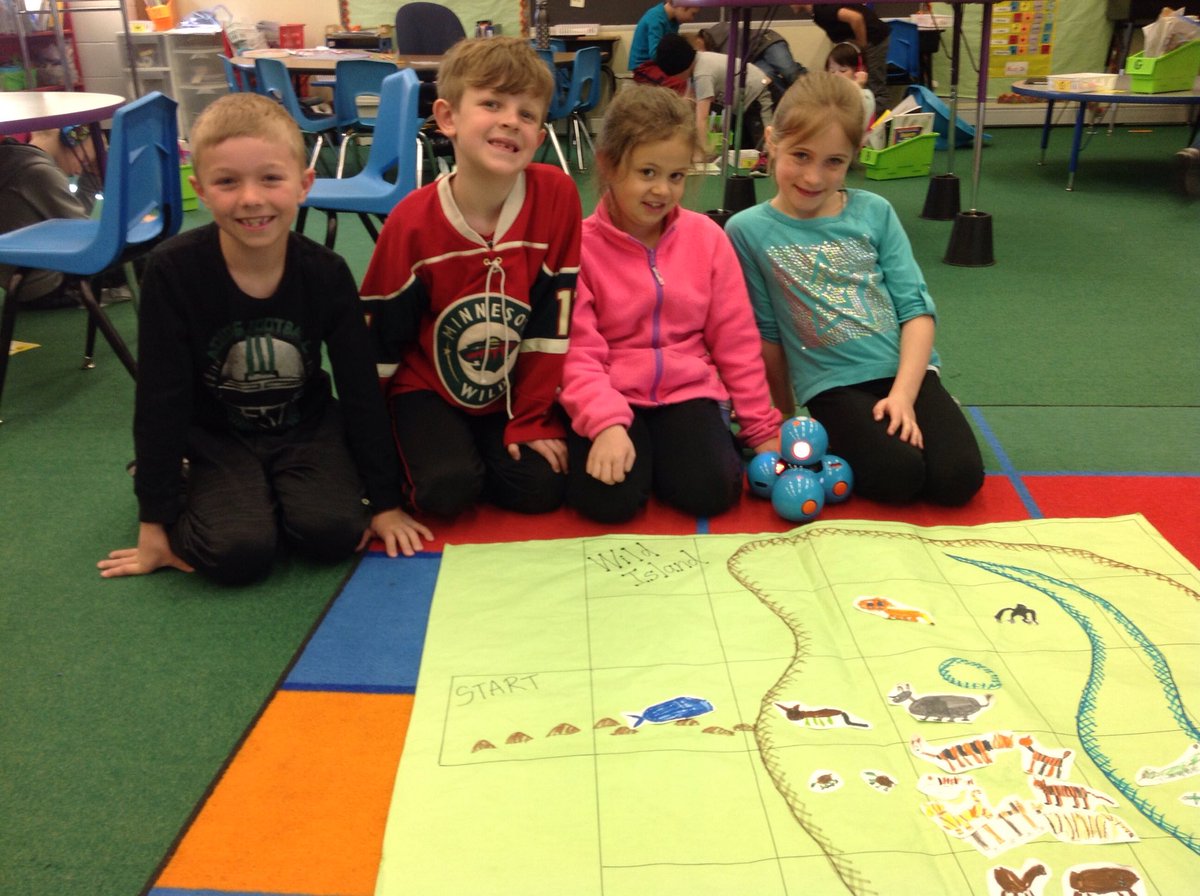 mrsdegrootclass's tweet photo. Where is the baby dragon? #1bc17 @mflicek1 @WonderWorkshop https://t.co/FBq7PSoI0M