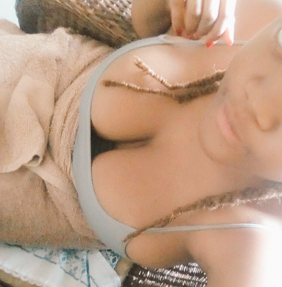 Wreckless_Cx's tweet photo. #BoobsForCeebow https://t.co/gtneBb8Kmt