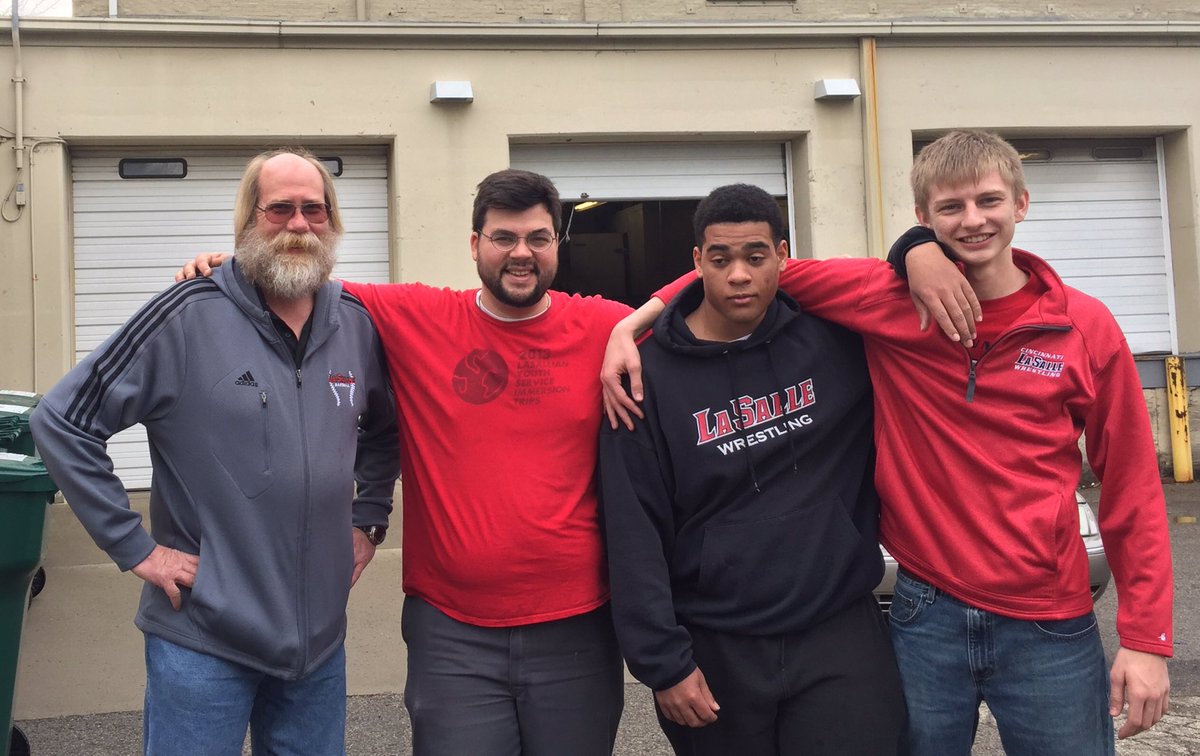 AaronMMarshall6's tweet image. Called to Serve @LaSallePride Partnering @SVDPcincinnati to make a difference. It matters what we do @LS_StudentLife