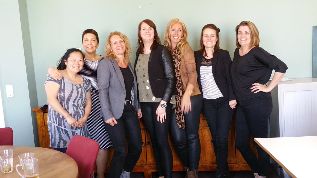 CaatjeBos's tweet photo. Projectbur. #vanhartelingsma meets Operations #Horizontraining. Kennisgemaakt en ervaringen uitgewisseld. Verschillen en overeenkomsten! https://t.co/Jg9yHTH0aH