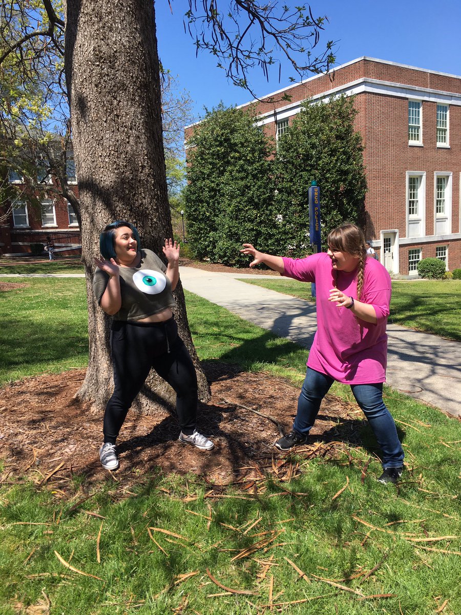 moon_flowyr's tweet photo. @UNCG_APO @500daysofSomer put that thing back where it came from or so help me! #aporush2017 #fictionalcharacterday https://t.co/7jj32RclVI