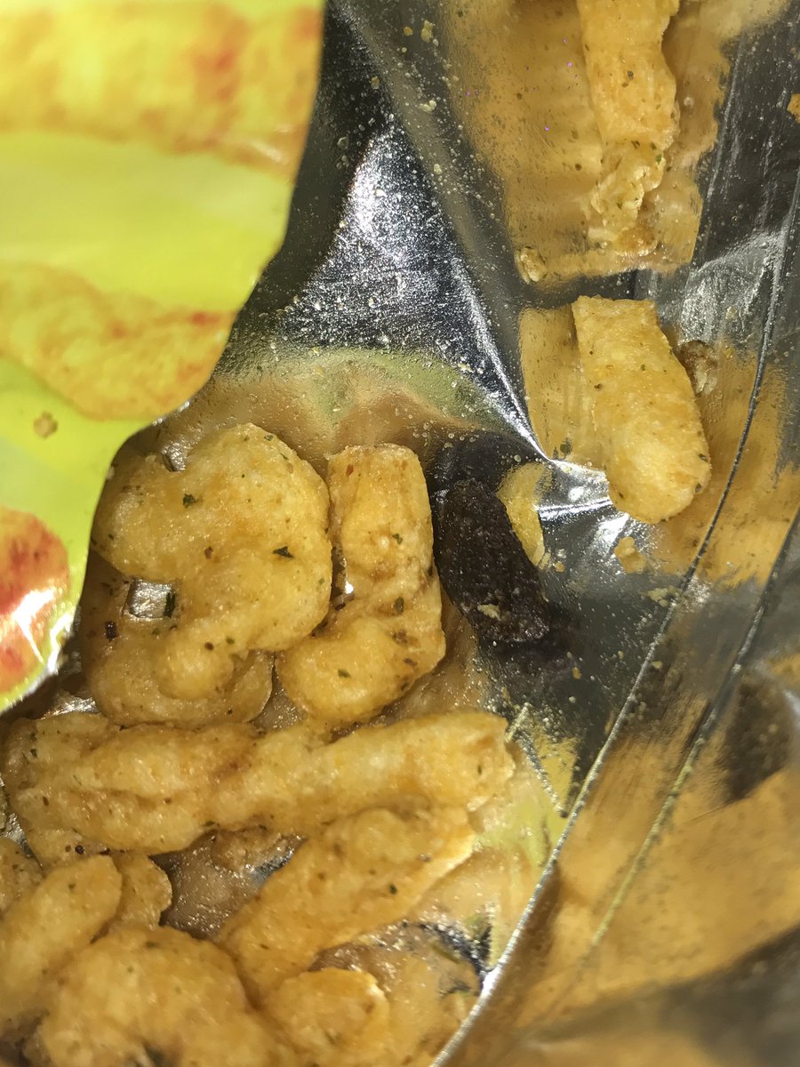 gobomusic1's tweet photo. Wtf is that? @KurkureSnacks @Fritolay https://t.co/yC9B7BYzI4