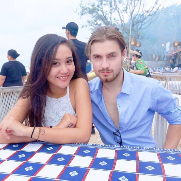 EchaGomes's tweet photo. ✨😎Santai bersama-sama. Temukan semua keseruan disini #liveme Made Tobi™ : https://t.co/OVVdhZvLJN https://t.co/4FhExUvqwA