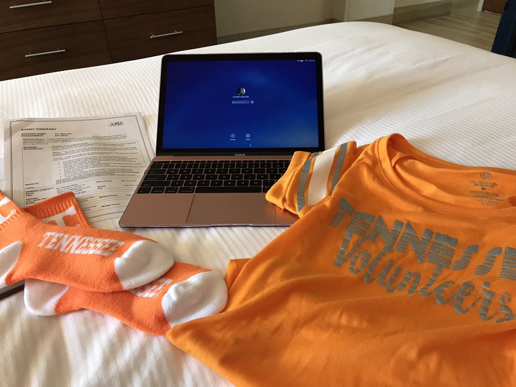 LizSeccuro's tweet image. This. Here is the most infectious, lit campus! Love my @UTKnoxville family. Resting and rehearsing with this swag! @apbspeakers