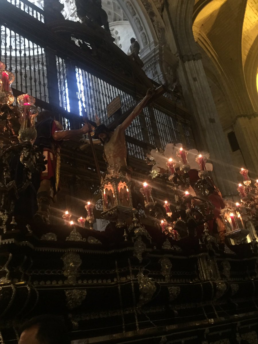 DoloresdelCerro's tweet photo. Nuestro Cristo en S.I Catedral #SSantaSevilla17 #cerro2017 https://t.co/J54kKFXyg1