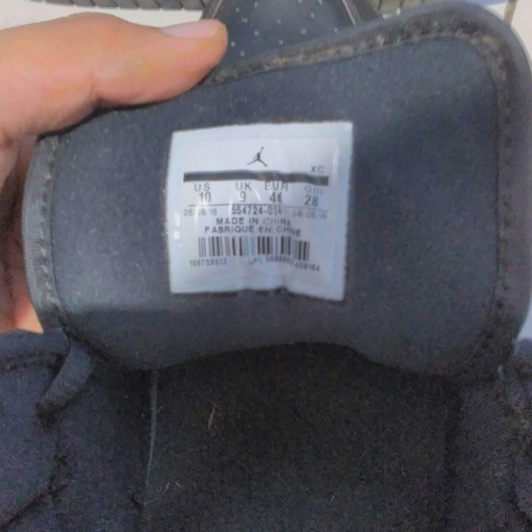 Nike jordan
Size 44
Kondisi 99%
380K