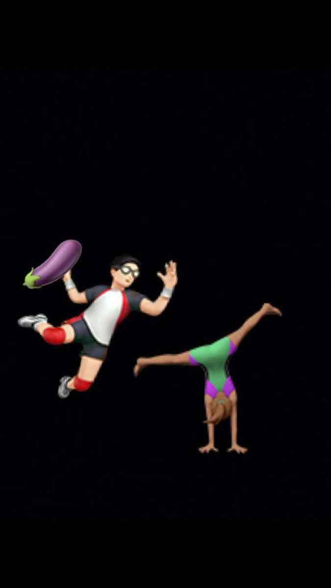 CauseWereGuys's tweet photo. When it's 3 AM and you &amp; bae drunk at the house https://t.co/C81cXKBYjS