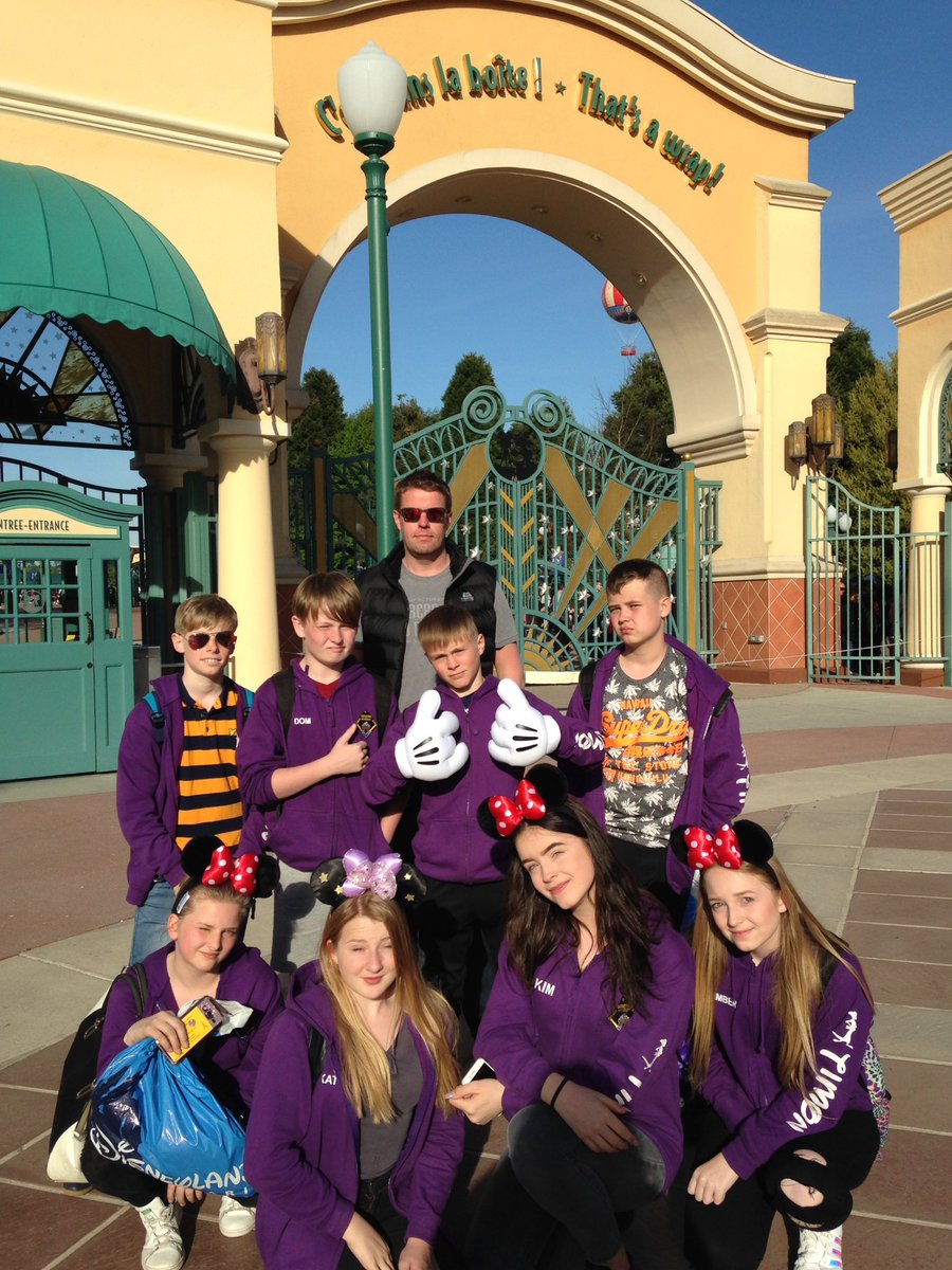 CastlefordAcad's tweet photo. Team Timon showing some Hakuna Matata!! #paris2017 #hakunamatata #teamtimon https://t.co/qrze679TvI