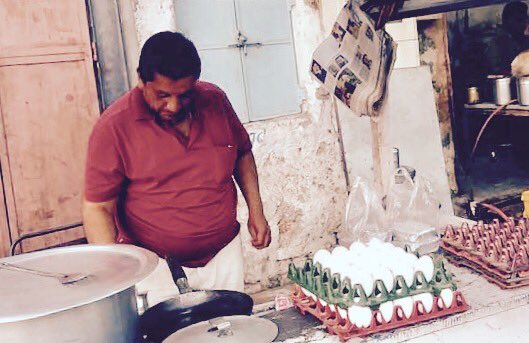 SMHFCIndia's tweet photo. Enterprising customer - #welder by day #eggmaker by night - most happy to help with a #homeloan - buying in an @AhmedabadAMC housing project https://t.co/x8XoWGiqgB