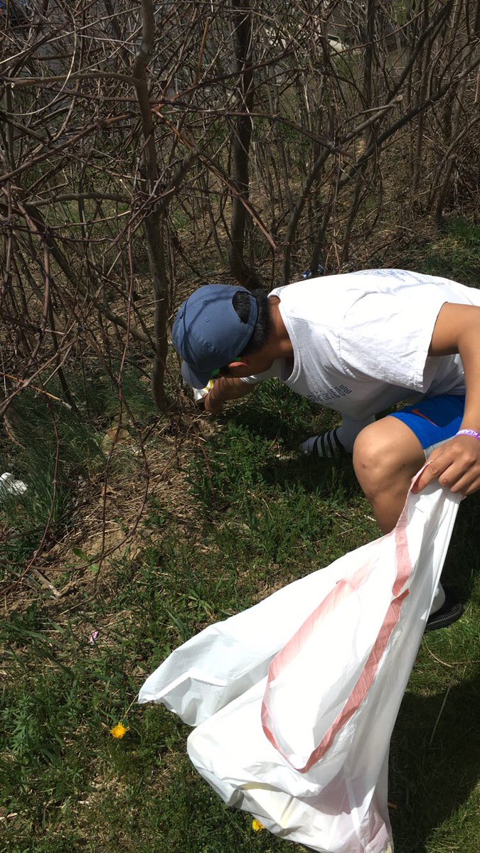 On our day off the team was able to take a few hours out of our day to help clean up trash around <a href="/AptStoreAltoona/">Nittany Pointe</a> <a href="/PSUAltoonaRec/">PSUAltoona RecSports</a>