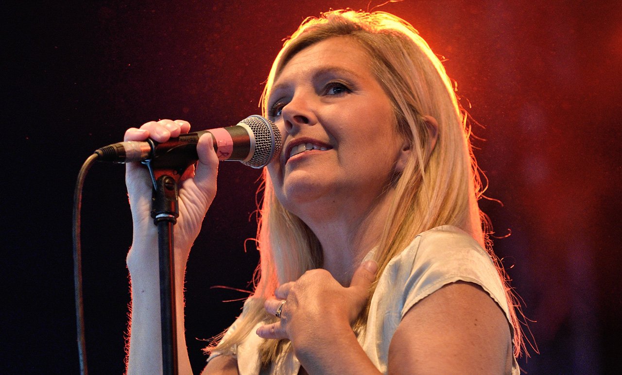 Insomniac\s Playlist- Happy Birthday Sarah Cracknell! We\re celebrating with 5 of her songs  