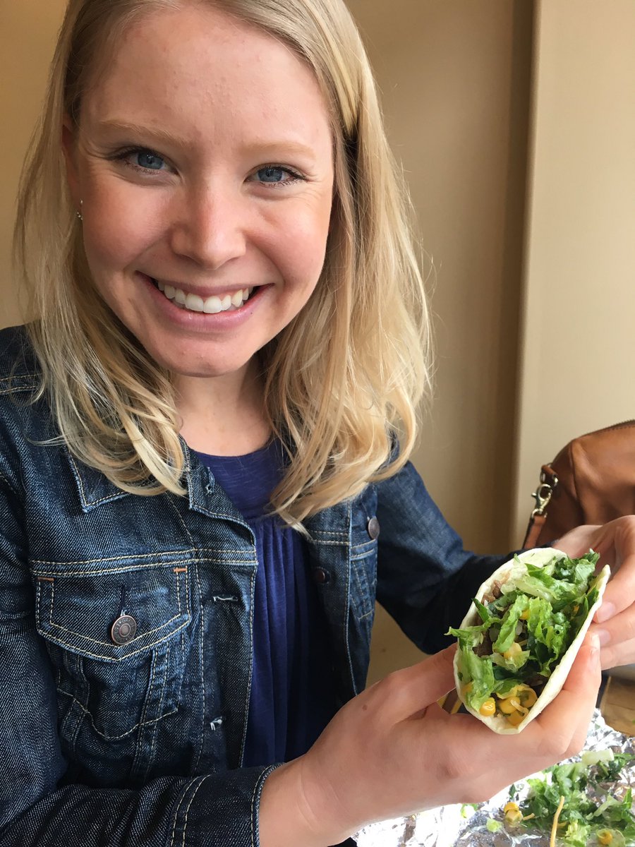 GoodBurritoCo's tweet photo. It's #TacoTuesday and the sun is shining. Dig in! 🌮🌞 https://t.co/ZkFeKs0x0C