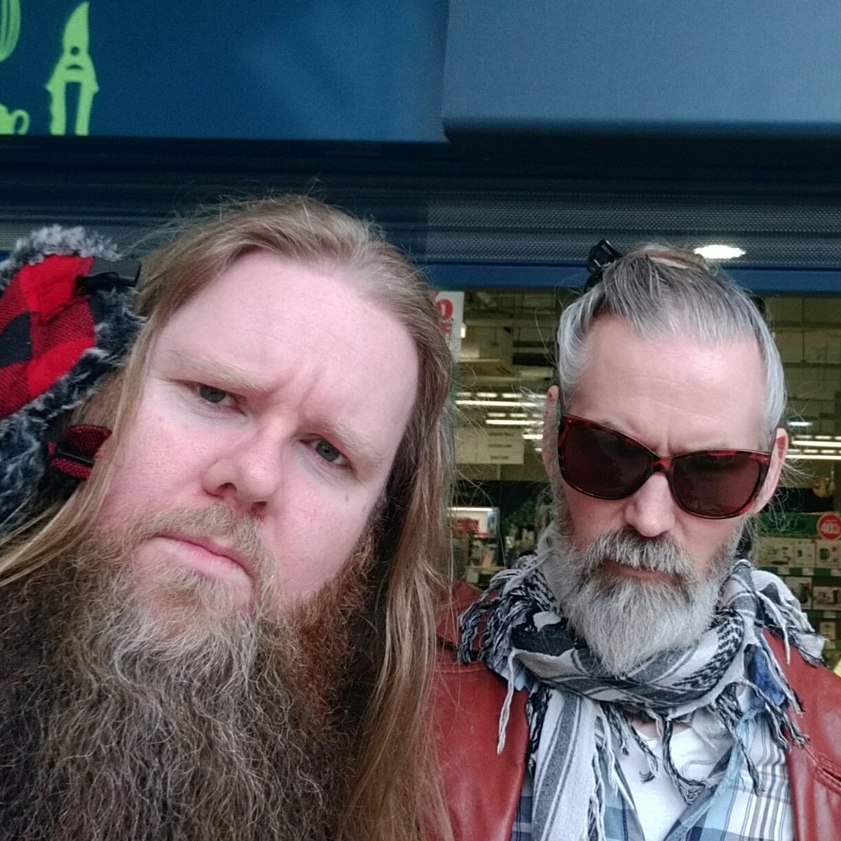 GregDraven's tweet photo. Also great to have hung out with my buddy @joncampling and had chips with him and the family on the #seaside. A total #Manper day. https://t.co/eWdV8VdRL6