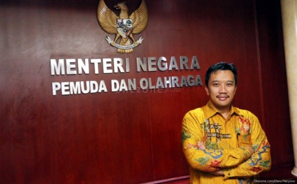 Tingkatkan Kekuatan Sepakbola Indonesia, Menpora Data Pemain Sepakbola Indonesia di Belanda okz.me/CXUO1