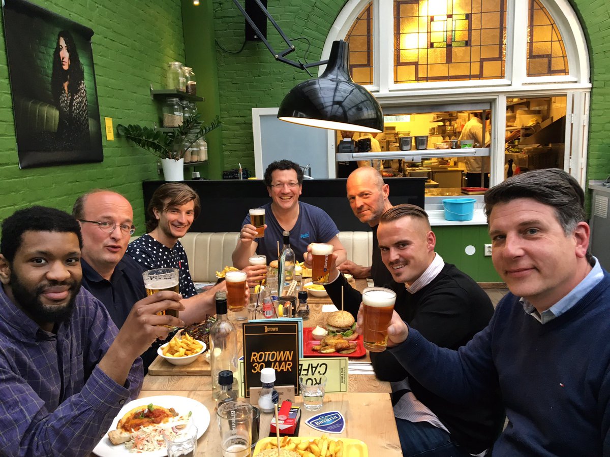 2e paasdag kan eerste prijs al richting Rotterdam komen! stem op de toffe mannen van <a href="/de_likt/">De Likt</a> als 3FM Talent Award stemmen.3fm.nl/3fmawards-2017#