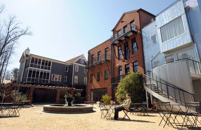 unionstudioarch's tweet photo. We've long been enamored by @serenbe, a gem of town planning & architectural character in Georgia. #UNSArchWeek #TownPlanningTuesday https://t.co/TXHQpm20IL