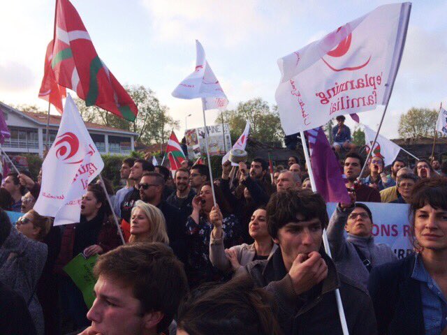 leplanningPB's tweet photo. Mobilisé-e-s à Bayonne pour faire du bruit contre le racisme, le sexisme et l'homophobie à l'occasion de la venue de Marion Maréchal Le Pen. https://t.co/pAnUfWyZBq