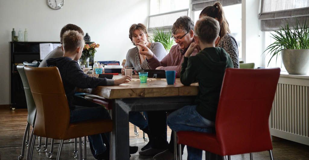 Twentse gemeenten zetten actief in op verbeteren pleegzorg en gezinshuisopvang. #samen14 bit.ly/2p3vw1X