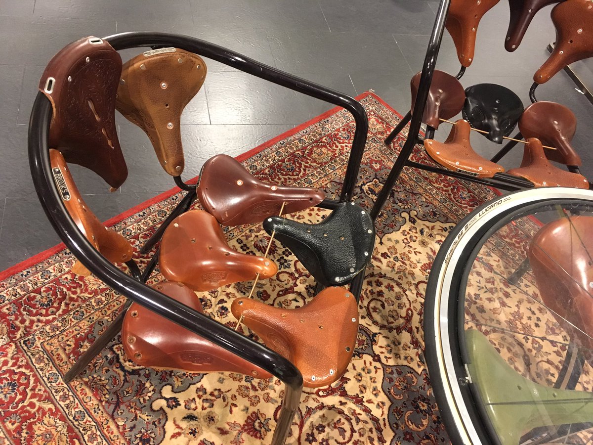 Binnenkijken bij mooi #zwols bedrijf <a href="/Kruitbosch/">Kruitbosch</a> met netwerkclub #nestorio <a href="/cortinafietsen/">cortinafietsen</a> #DutchFashionBikes