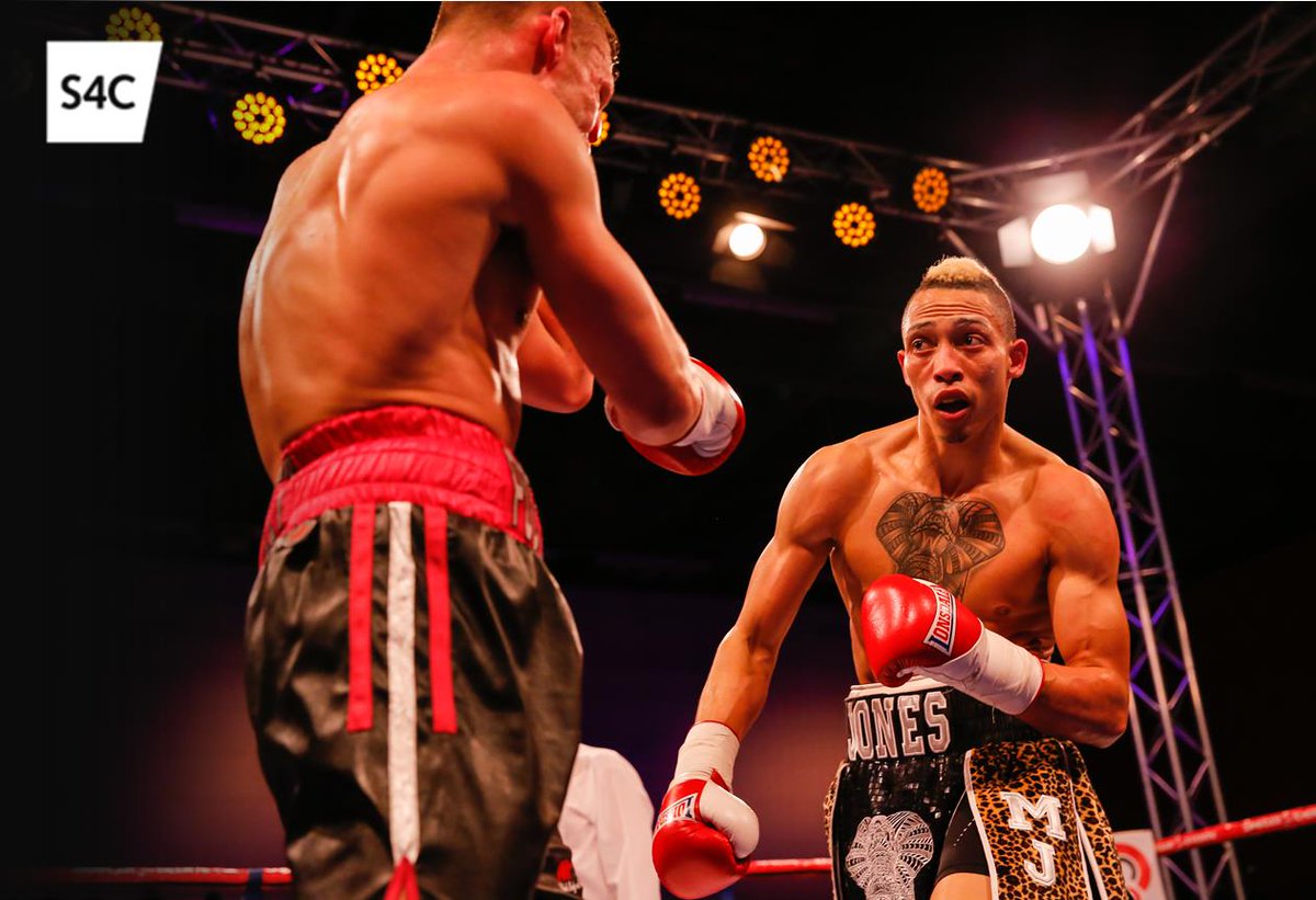 S4Cchwaraeon's tweet image. Cymrwch eich sedd wrth y sgwâr.
Take you seat ringside.

#YFfeit: Bocsio | Boxing
Nos Fory| Tomorrow Night | 9.30