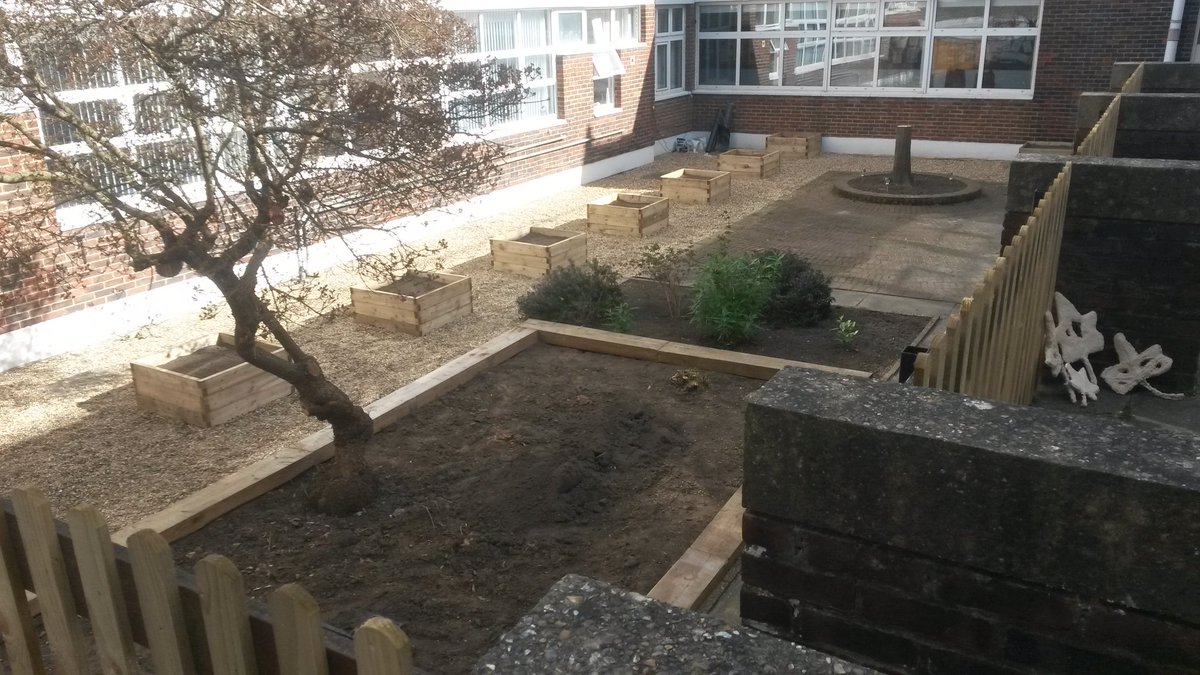 CHSPremisesTeam's tweet photo. The Secret Garden is coming along well @CHS_Ecoteam https://t.co/a4K2PrGNZy