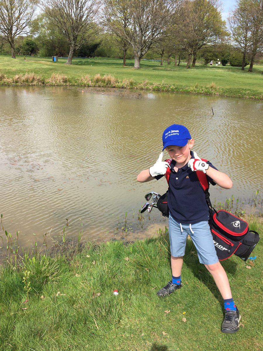 MJGA1's tweet photo. #JuniorCamps #JuniorGolf #Easter #BunkerFun #MakeGolfFun #Tonbridge #Kent #KentGolf 🏌️🐣☀️⛳ https://t.co/zi9IgPVSwj