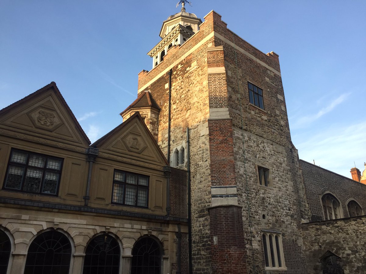 bryonyHHL's tweet photo. Such a gorgeous evening at the @CharterhouseEC1 #londonhandelfestival #bachCoffeeCantata https://t.co/6No69KgNor