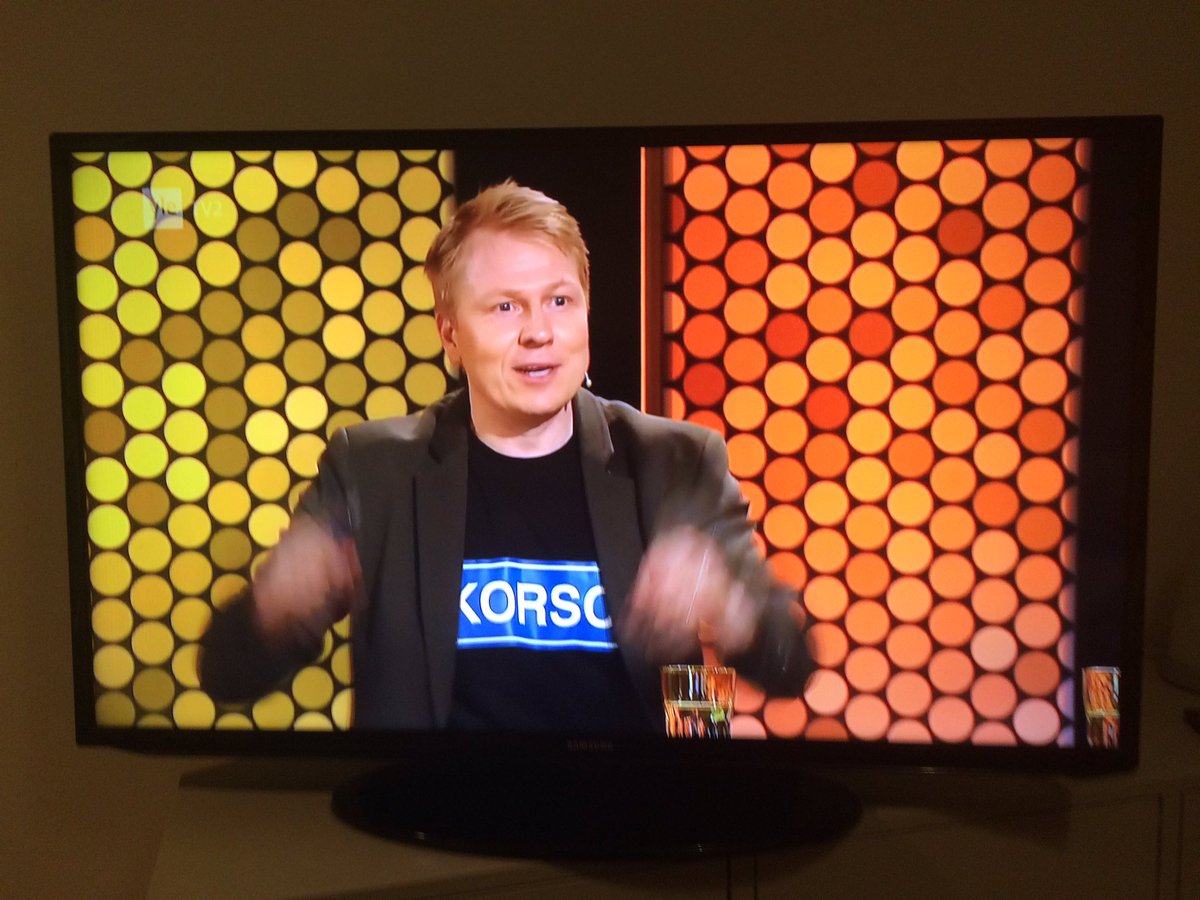 GreasersFBC's tweet image. Telkkarista tulee joku muotiohjelma. #korso @akiriihilahti