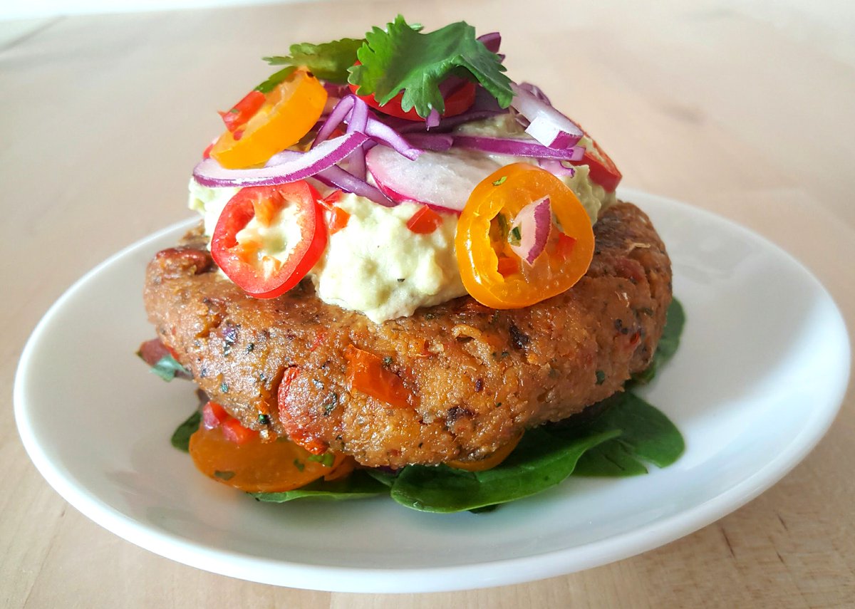 sobodyuk's tweet image. Chickpea burgers! •NEW• RECIPE
ow.ly/XBgX30aLg5J
#veganhour #healthy #foodie