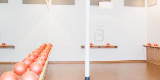 Doors are open at the new <a href="/barre3/">barre3</a> located in #Brookline's Washington Square. All signs point to success. Review: bit.ly/2ojNuxjT