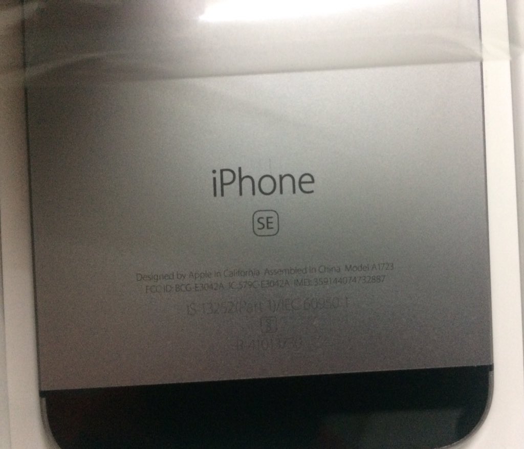 IshanBorn2Win's tweet photo. #Birthday #Gift Thanks @vijayshekhar @Paytm #SpaceGrey is new #RoseGold 
#Used is new #BrandNew
Birthday #paytm mat karo
#PaytmPhotographer https://t.co/E4ztcw2bKA