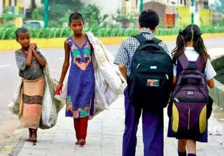 Dashing_anju's tweet photo. जो लोग कहते H मां बाप ने मेरे लिये कुछ नहीं किया.थैले बदलकर देखना@जनाब@फिर बोलना माँ-बाप ने कुछ नहीँ किया @Gurmeetramrahim #50DaysOfSuccess https://t.co/RIQRv6afad
