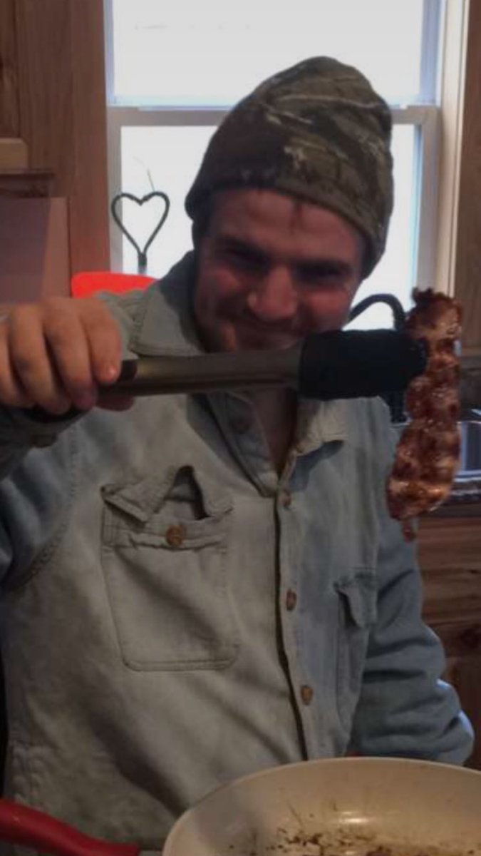 Rhs10thman's tweet photo. Nobody crosses this troll's bridge #baconator #popcornstruttin https://t.co/6vPYYr1ko8