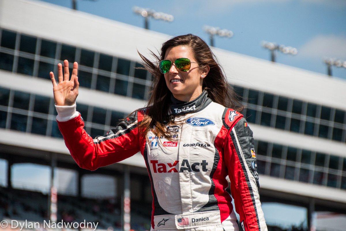 dnadders's tweet photo. More pre-race photos from Sunday's #OReillyAuto500! https://t.co/sJPP9mM9bA