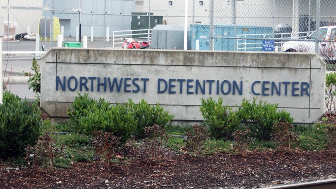 cmkshama's tweet photo. Solidarity w/ 400+ immigrant detainees on #HungerStrike at NW Detention Center! Read their statement here:  https://t.co/9E9pUsmCKa https://t.co/A9y2Y8ZASE