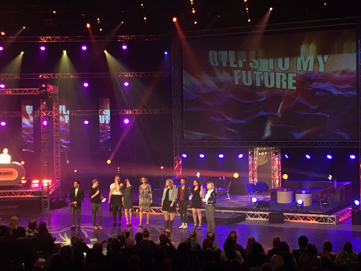 En de winnaars van #stepstomyfuture zijn studenten Shannon en Marith van #Noorderpoort <a href="/KunstMultimedia/">Kunst & Multimedia</a>! Gefeliciteerd dames! #trots