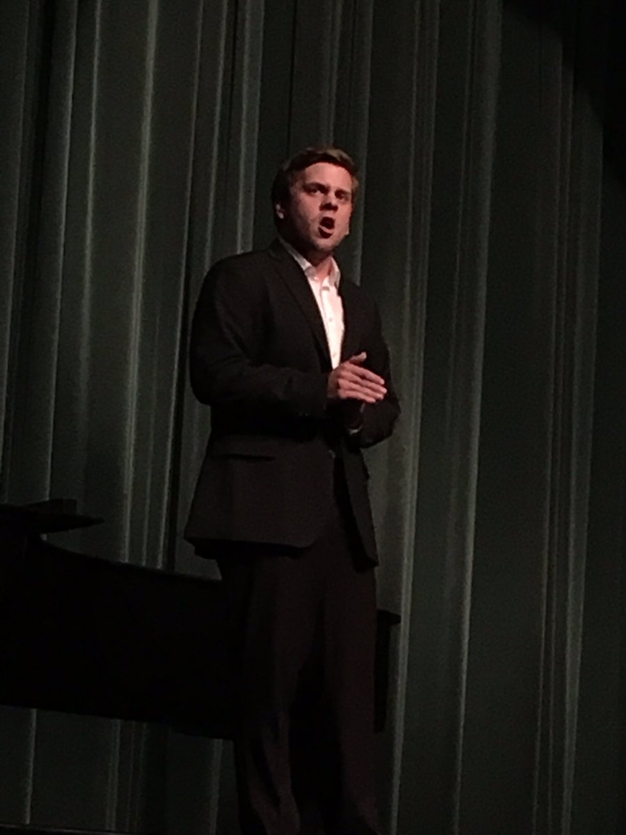 DirtyDelaneyG's tweet photo. I love when Babe (Gabe/@GabeHoyer) sings in seminar!!!! Here are a few photos!! https://t.co/u3Kc15XsdX
