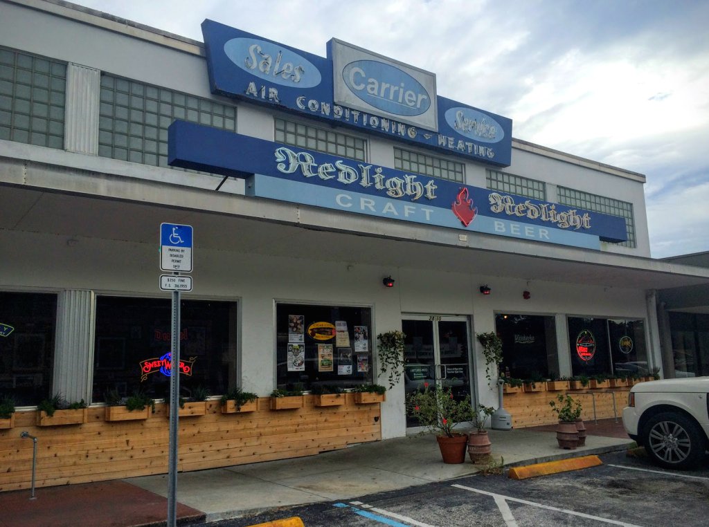 BeerSnobSquad's tweet photo. BAR REVIEW: REDLIGHT, REDLIGHT BEER PARLOUR (ORLANDO, FL) @redlightx2 https://t.co/IfkuitUATF #BarReview #CraftBeer #Orlando https://t.co/9K38jfBraq