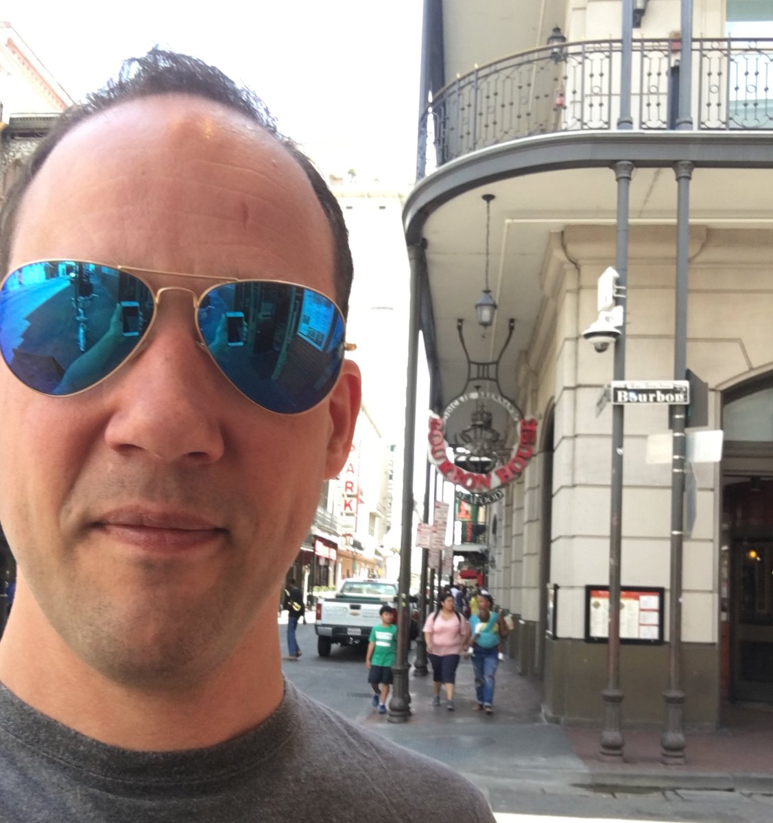 Ingeschreven bij congres. Vandaag nog Ff relaxen