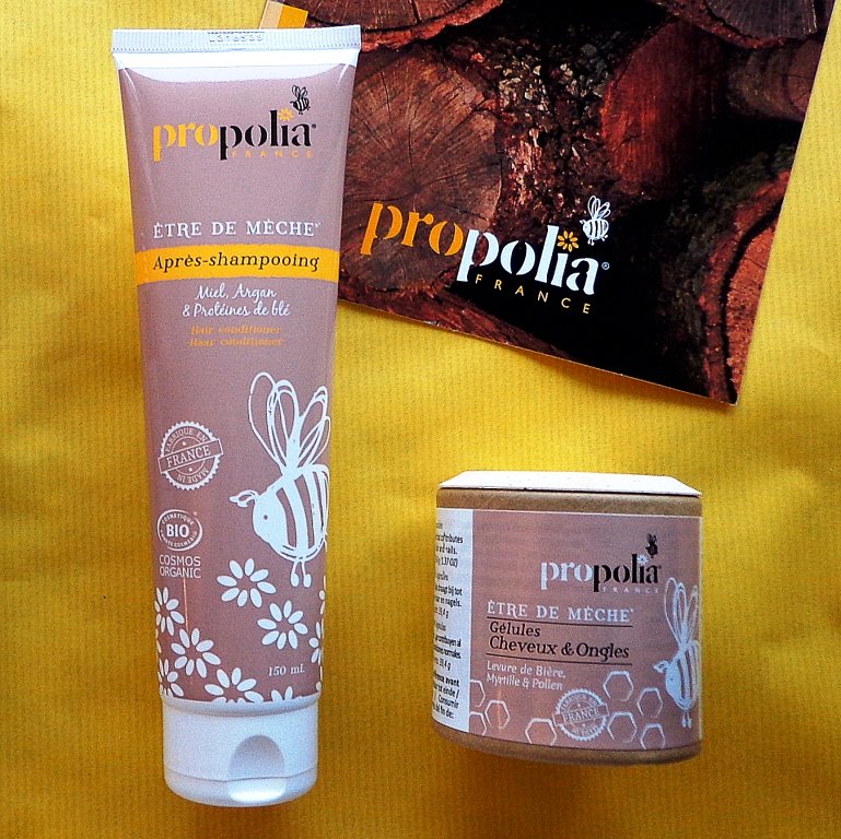 NaturElleBlog's tweet photo. #Nouveautés #BIO #cheveux et #ongles #PROPOLIA à découvrir sur mon #blog : https://t.co/N8ErawUUe2 #abeille #cosmetique #bees #APIMAB #soin https://t.co/hVJSqEbU2K